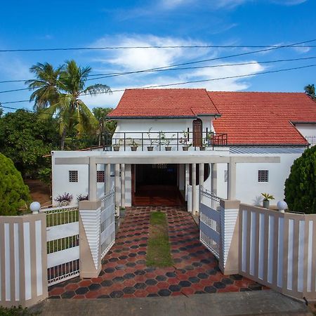 Dayanithi Guest House Jaffna Extérieur photo