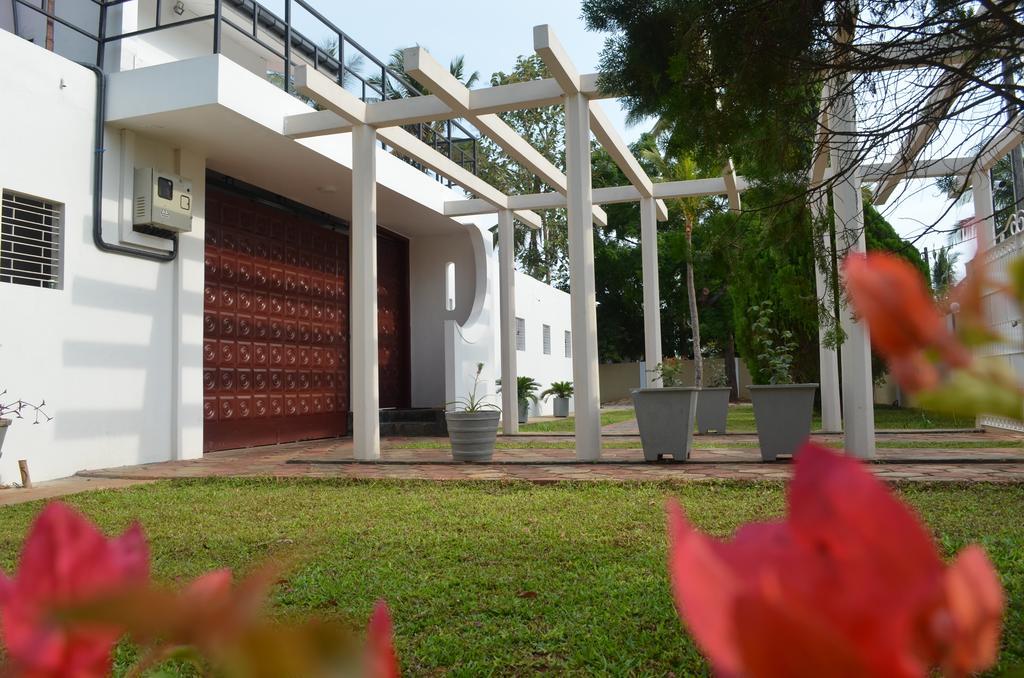 Dayanithi Guest House Jaffna Extérieur photo