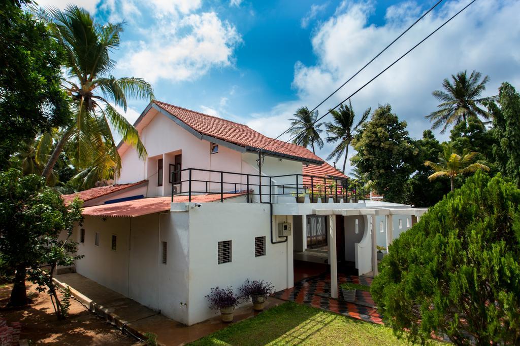 Dayanithi Guest House Jaffna Extérieur photo